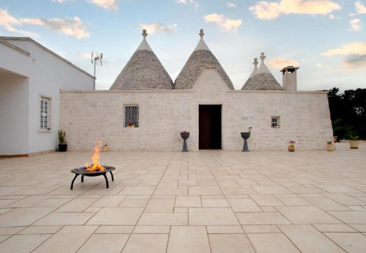 Trulli Delle Rose Villa Martina Franca Bagian luar foto